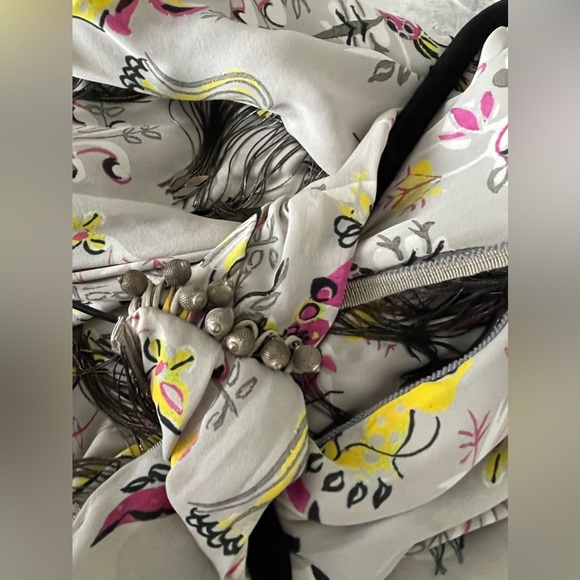 New top - Picture 2 of 7